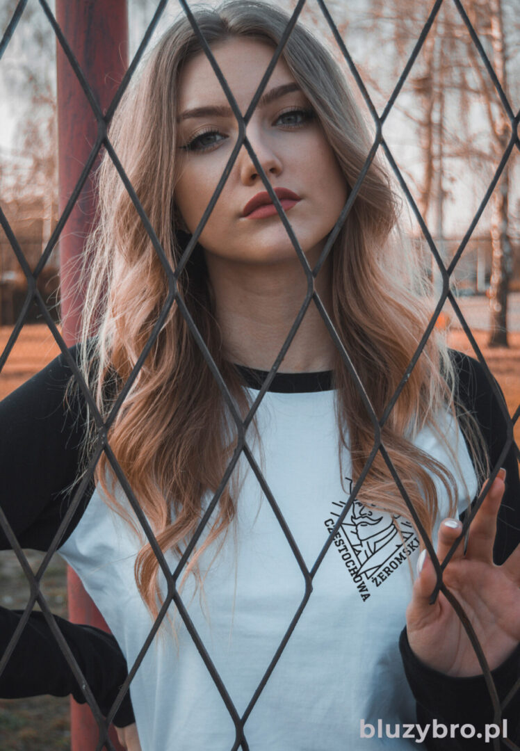 Longsleeve "Żeromskiego" w Częstochowie